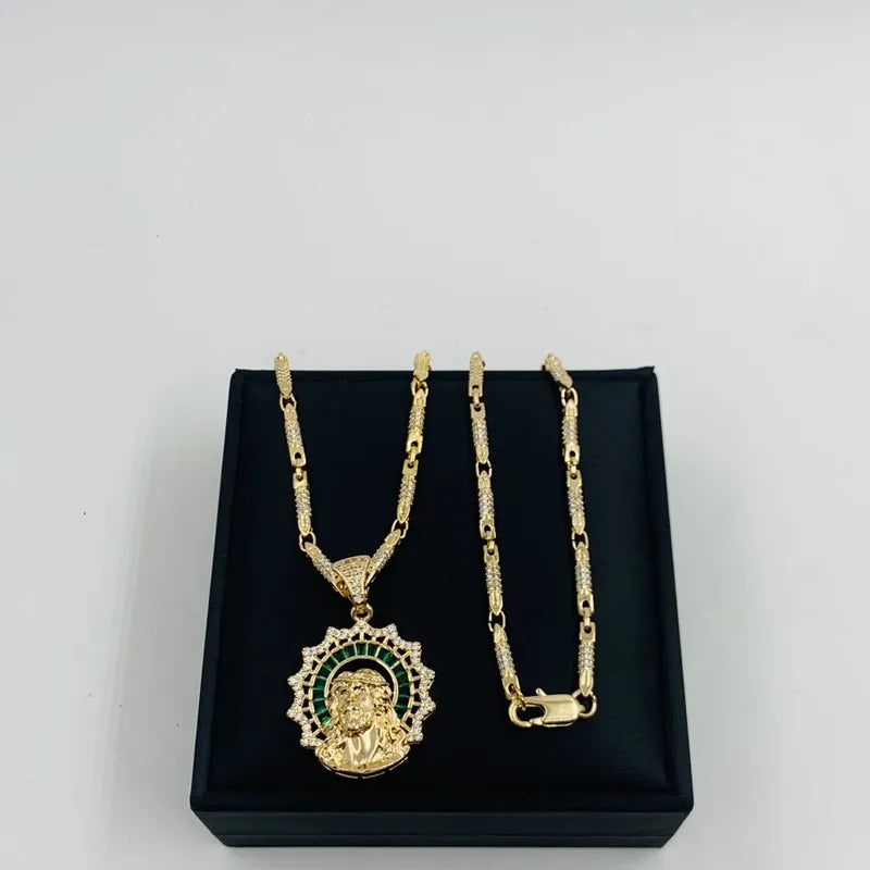 Cadena Sagrado Rostro de Cristo junto a su estuche cerrado