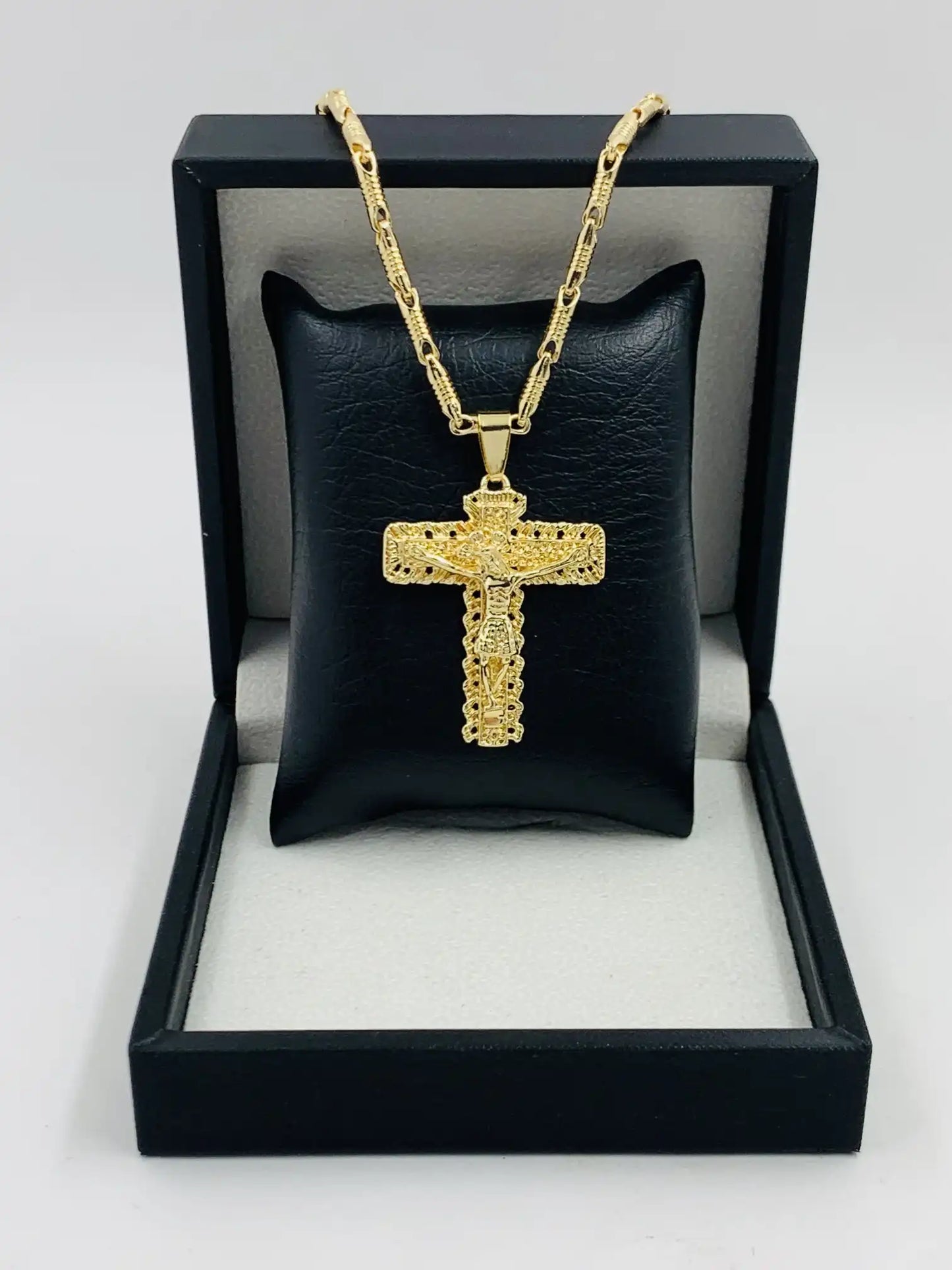 CADENA CRISTO ETERNO